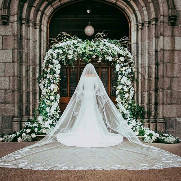 new fashion 5 m cathedral length bridal veils with appliques edge long ivory wedding veil vestido de noiva dress accessories, Black
new fashion 5 m cathedral length bridal veils with appliques edge long ivory wedding veil vestido de noiva dress accessories, Black