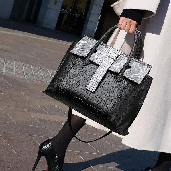 100% genuine leather handbags 2020 ladies one shoulder portable fashion messenger large capacity bag crossbody bags for women
100% genuine leather handbags 2020 ladies one shoulder portable fashion messenger large capacity bag crossbody bags for women
