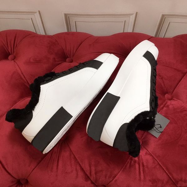 2020 new men's and women's casual shoes, classic black and white matching, high-quality leather, wool lining, comfortable and brea
2020 new men's and women's casual shoes, classic black and white matching, high-quality leather, wool lining, comfortable and brea