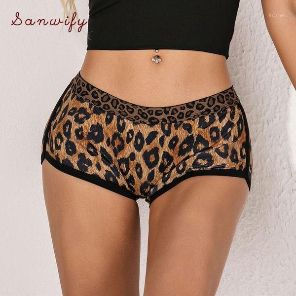 yoga outfits 2021 sports shorts women's striped leopard print boxer pants wear inside and outside1, White;red
yoga outfits 2021 sports shorts women's striped leopard print boxer pants wear inside and outside1, White;red