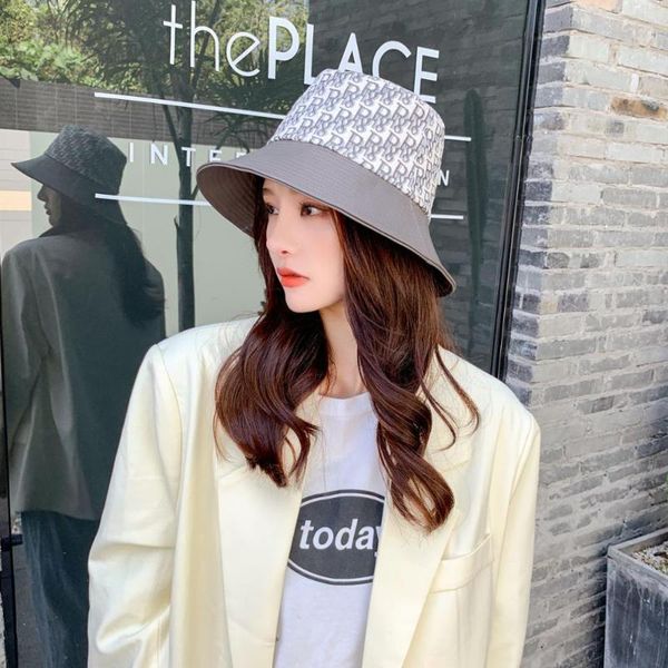 2020 new faux leather fisherman hat female elegant fashion bucket hats women lady winter r letter houndstooth basin hat, Blue;gray
2020 new faux leather fisherman hat female elegant fashion bucket hats women lady winter r letter houndstooth basin hat, Blue;gray