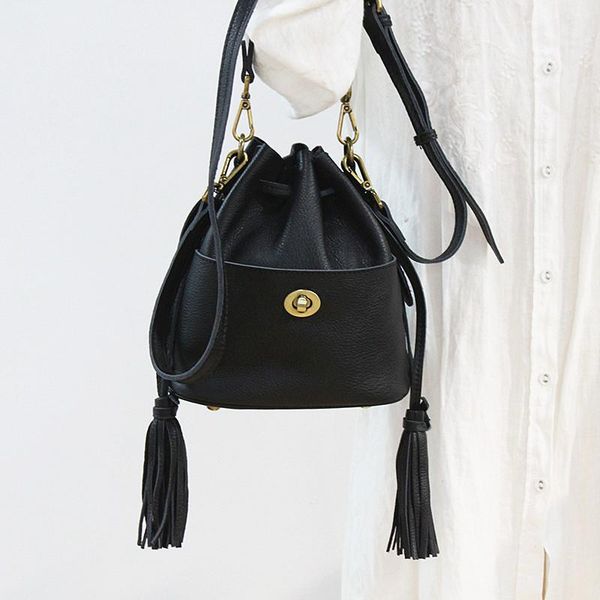 cross body luxury handbags female drawstring tassel bucket bags genuine leather crossbody for women 2021 fashion small hand bag
cross body luxury handbags female drawstring tassel bucket bags genuine leather crossbody for women 2021 fashion small hand bag