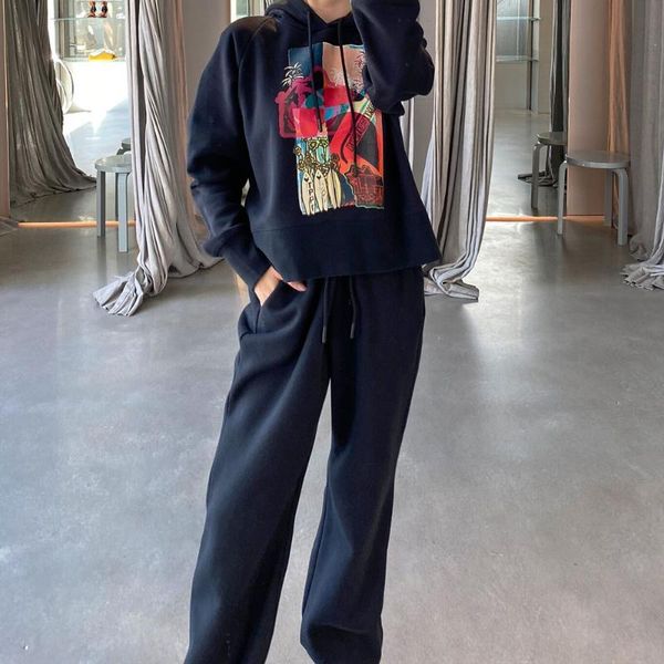 2020 autumn and winter new black fashionable hooded sweater + pants two-piece casual sports suit, Gray
2020 autumn and winter new black fashionable hooded sweater + pants two-piece casual sports suit, Gray