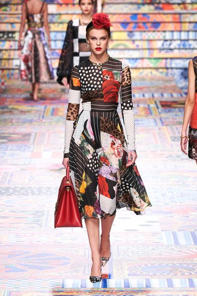 the new autumn/winter 2020 european and american fan wave dot contrast color fashion print slimming and slimming ladies temperament long-sle, Black
the new autumn/winter 2020 european and american fan wave dot contrast color fashion print slimming and slimming ladies temperament long-sle, Black