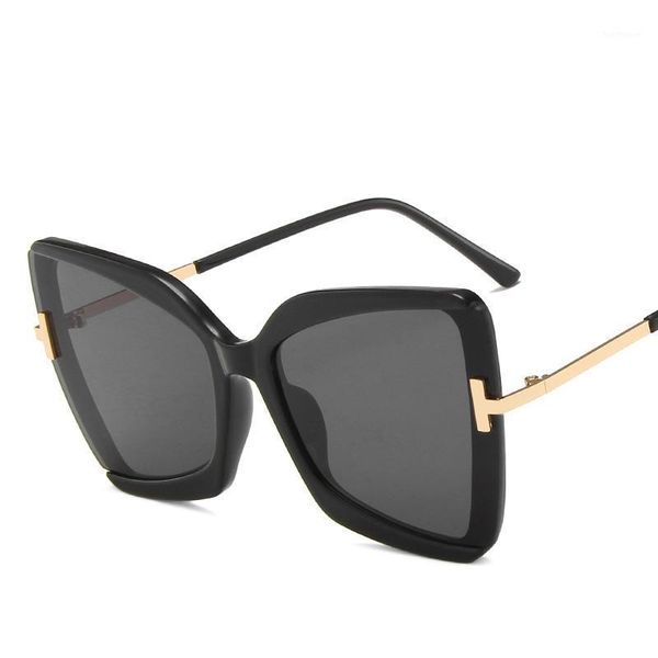 2020 new butterfly rimless sunglasses women designer fashion oversized steampunk sunglasses vintage eyewear uv4001, White;black
2020 new butterfly rimless sunglasses women designer fashion oversized steampunk sunglasses vintage eyewear uv4001, White;black
