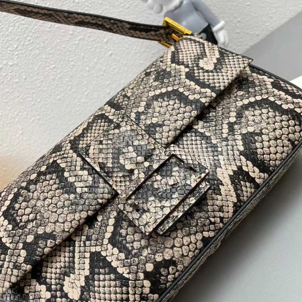 bag showecomfort01 2022luxury womens baguette handbag fashion designers leather bag serpentine with adjustable length of shoulder strap mess
bag showecomfort01 2022luxury womens baguette handbag fashion designers leather bag serpentine with adjustable length of shoulder strap mess