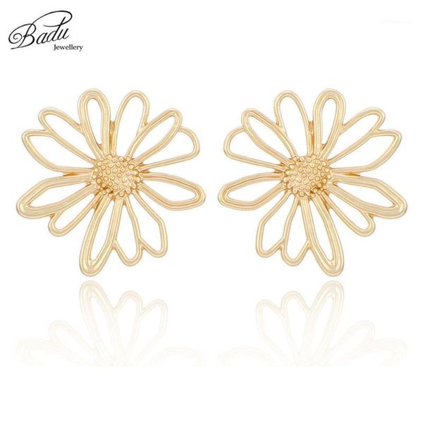 badu hollowing flower stud earrings for women romantic korean style gold earring for party jewelry halloween wholesale1, Golden;silver
badu hollowing flower stud earrings for women romantic korean style gold earring for party jewelry halloween wholesale1, Golden;silver
