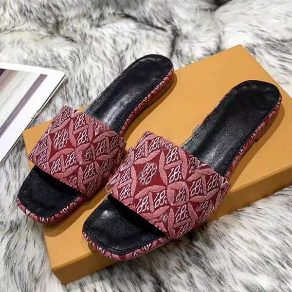 woman slipper designer slipper quality casual slipper calfskin fashion electric embroidery cloth surface flip flops size 35-44 with box, Black
woman slipper designer slipper quality casual slipper calfskin fashion electric embroidery cloth surface flip flops size 35-44 with box, Black