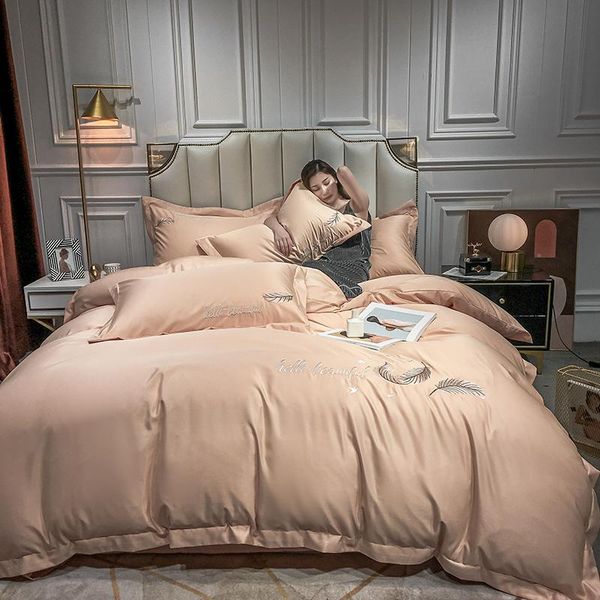 luxury europe bedding set imitation silk feather letter embroidered duvet cover flat/fittted sheet pillowcase home textile
luxury europe bedding set imitation silk feather letter embroidered duvet cover flat/fittted sheet pillowcase home textile