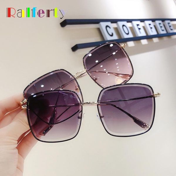 sunglasses ralferty generous square women 2021 luxury chic ladies sun glasses uv400 coating korea style lunette m0541, White;black
sunglasses ralferty generous square women 2021 luxury chic ladies sun glasses uv400 coating korea style lunette m0541, White;black