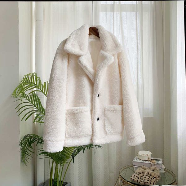 zadorin 2021 autumn winter lapel long sleeve loose teddy coat with pocket women plus size faux lamb fur jacket female streetwear sh190930, Black
zadorin 2021 autumn winter lapel long sleeve loose teddy coat with pocket women plus size faux lamb fur jacket female streetwear sh190930, Black