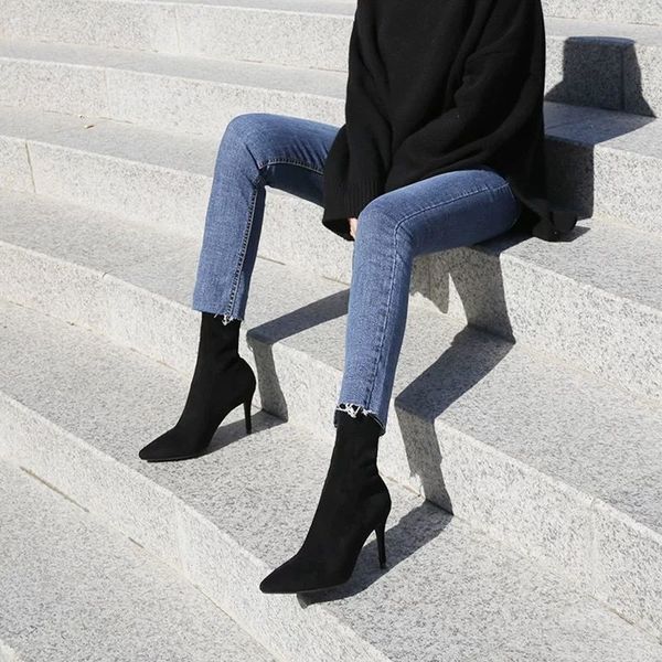 2020 new autumn and winter high heel women's shoes pointed toe stiletto boots black stretch thin socks boots marti boots sexy
2020 new autumn and winter high heel women's shoes pointed toe stiletto boots black stretch thin socks boots marti boots sexy