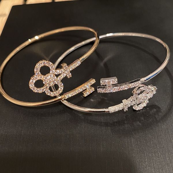 fashion ins designer diamond zirconia flower key bracelet open adjustable bangle bracelet jewelry for woman girls gold silver, Black
fashion ins designer diamond zirconia flower key bracelet open adjustable bangle bracelet jewelry for woman girls gold silver, Black
