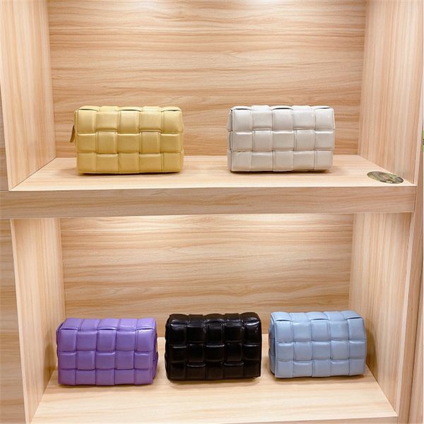 casual luxury woman handbag wallet shoulder bag leather messenger bags pillow bag cross body bag fashion woven women bags
casual luxury woman handbag wallet shoulder bag leather messenger bags pillow bag cross body bag fashion woven women bags