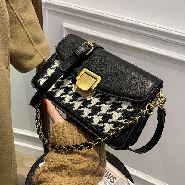 shoulder bags niche design style handbag fashion high-end texture messenger bag wild square underarm dual-use width: 22cm
shoulder bags niche design style handbag fashion high-end texture messenger bag wild square underarm dual-use width: 22cm