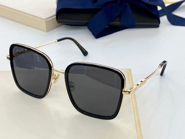 2060 women sunglasses classic fashion square summer style plate plus metal frame uv protection lens come with case 2060, White;black
2060 women sunglasses classic fashion square summer style plate plus metal frame uv protection lens come with case 2060, White;black