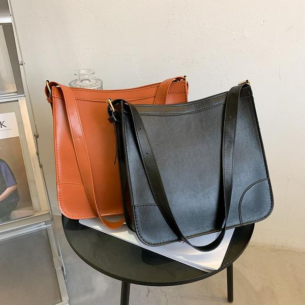 cross body 2021 trendy women's shoulder bag large-capacity tote simple fashion messenger
cross body 2021 trendy women's shoulder bag large-capacity tote simple fashion messenger