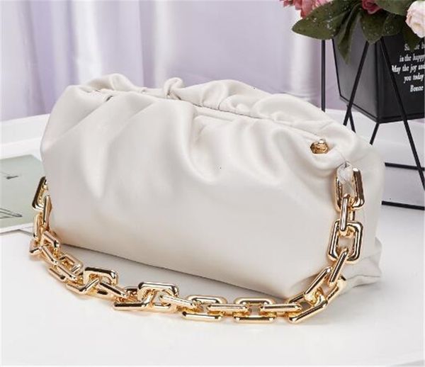 2020 new cloud shape evening bags cloud bag's with thick chain clutch designer women's pouch genuine leather clip handbags crossbo
2020 new cloud shape evening bags cloud bag's with thick chain clutch designer women's pouch genuine leather clip handbags crossbo