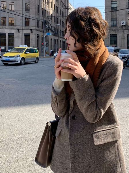kernel cosmos 20fw flaxseed coffee herringbone winter one button all wool suit coat, White;black
kernel cosmos 20fw flaxseed coffee herringbone winter one button all wool suit coat, White;black