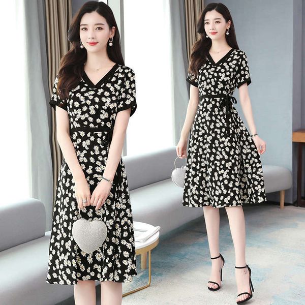 summer 2020 new print large women's fat mm reduced age chiffon cover belly show thin daisy dress, Black;gray
summer 2020 new print large women's fat mm reduced age chiffon cover belly show thin daisy dress, Black;gray