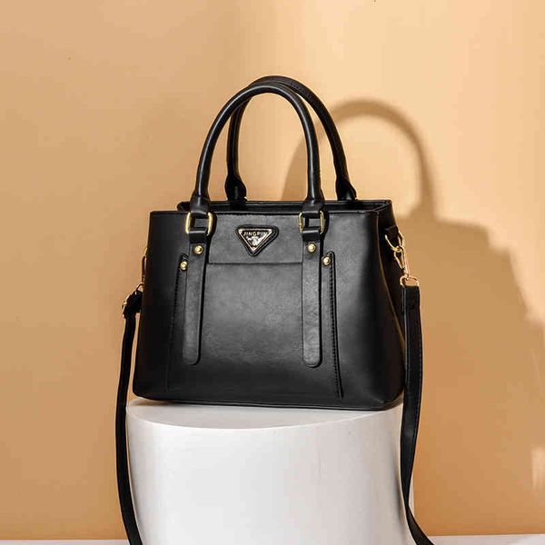 lady bag fashion mother shoulder messenger high capacity middle-aged s soft leather
lady bag fashion mother shoulder messenger high capacity middle-aged s soft leather