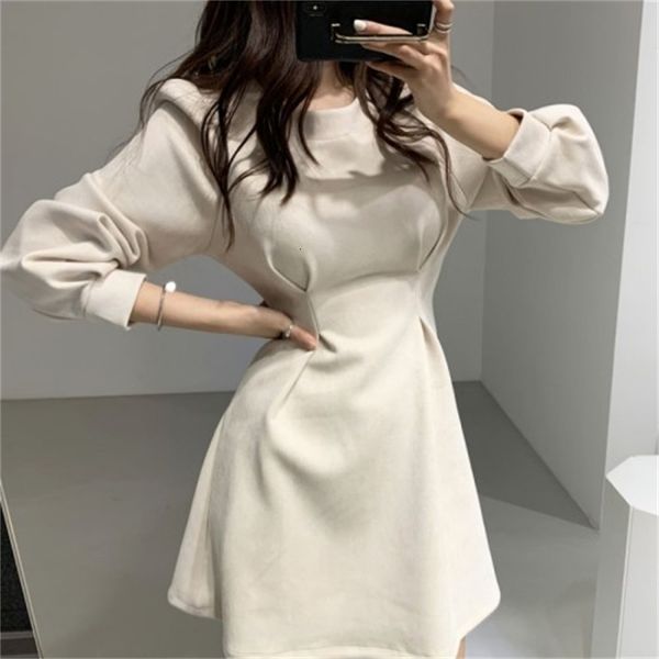 2021 new short female portrait solid neck-neck puff sleeves plied waist the line mini velveteen dress spring do66, Black;gray
2021 new short female portrait solid neck-neck puff sleeves plied waist the line mini velveteen dress spring do66, Black;gray