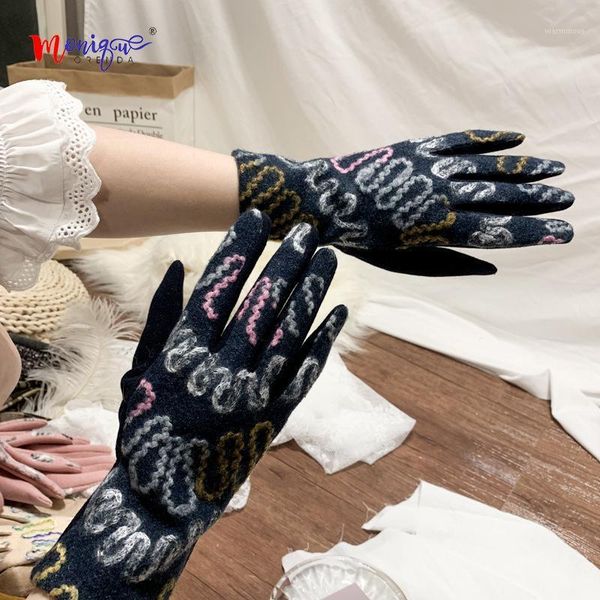 New Women Winter Keep Warm Creative oil painting graffiti Thin Section Gloves Female Elegant Full Finger Cycling Driving Gloves1, Blue;gray
New Women Winter Keep Warm Creative oil painting graffiti Thin Section Gloves Female Elegant Full Finger Cycling Driving Gloves1, Blue;gray