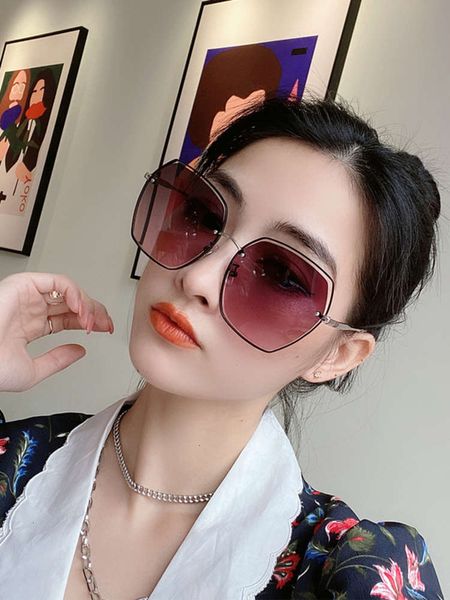 sunglasses women's anti ultraviolet tide polarized net red light polarized driving sunglasses 2020 new, White;black
sunglasses women's anti ultraviolet tide polarized net red light polarized driving sunglasses 2020 new, White;black