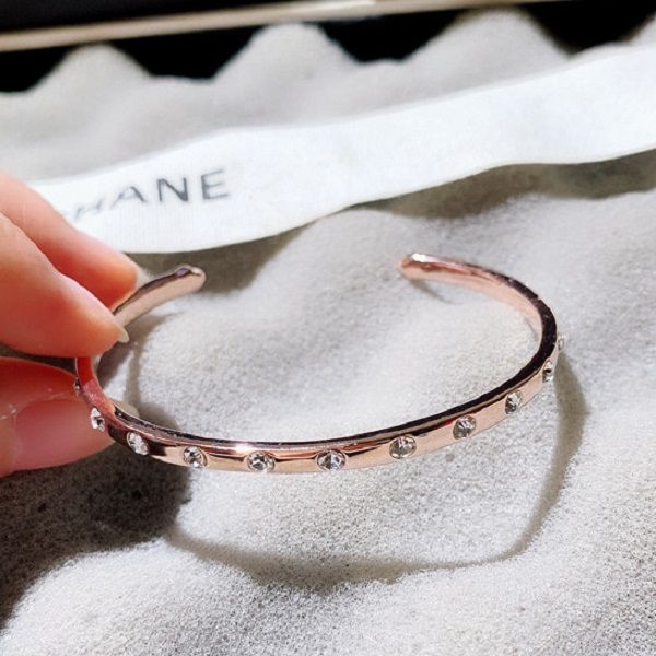 new fashion ins luxury designer simple sparkling diamond zirconia bangle bracelet for woman girls open adjustable, Black
new fashion ins luxury designer simple sparkling diamond zirconia bangle bracelet for woman girls open adjustable, Black