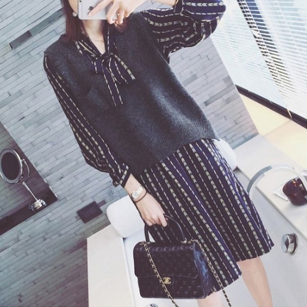 pregnant women's dress autumn and winter fashion style outgoing medium length chiffon sweater vest two piece suit spring, White
pregnant women's dress autumn and winter fashion style outgoing medium length chiffon sweater vest two piece suit spring, White