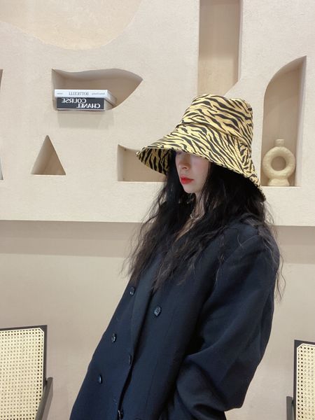 2020 south brand leopard print hat women's big edge sunshade fisherman's hat klwe, Blue;gray
2020 south brand leopard print hat women's big edge sunshade fisherman's hat klwe, Blue;gray