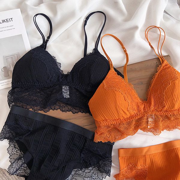 2020 new lace backless bra set thin pad cup triangle bra and panty for girls small breasts wireless sleep underwear sets lj201031, Red;black
2020 new lace backless bra set thin pad cup triangle bra and panty for girls small breasts wireless sleep underwear sets lj201031, Red;black