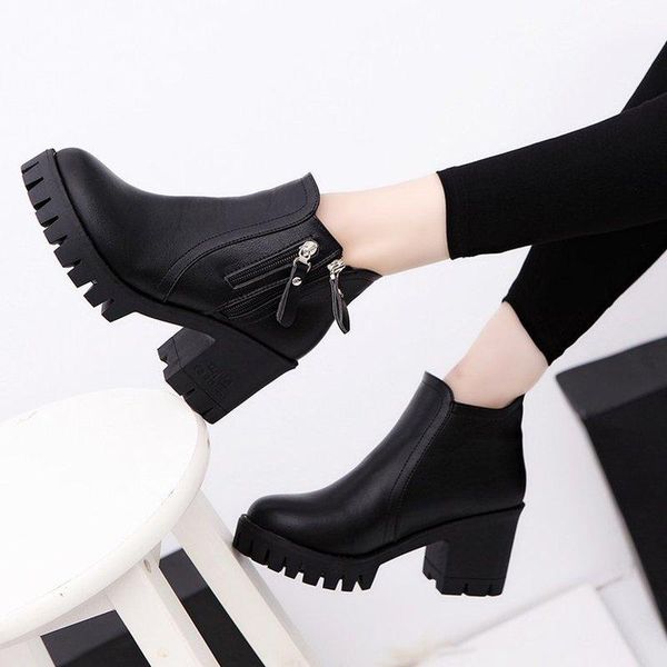 autumn and winter boots women fashion england casual high heel thick with solid color retro short pu, Black
autumn and winter boots women fashion england casual high heel thick with solid color retro short pu, Black