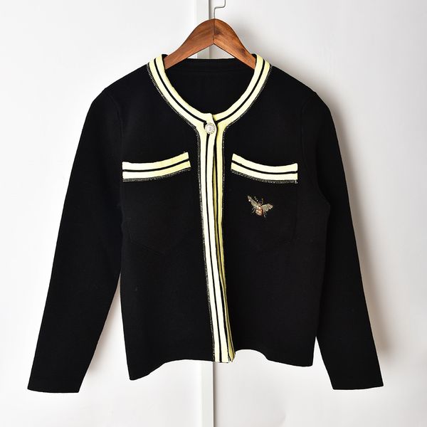 2021 spring long sleeve round neck black contrast color knitted pockets embroidery short sweater women fashion cardigan sweaters j2316129, White;black 
2021 spring long sleeve round neck black contrast color knitted pockets embroidery short sweater women fashion cardigan sweaters j2316129, White;black