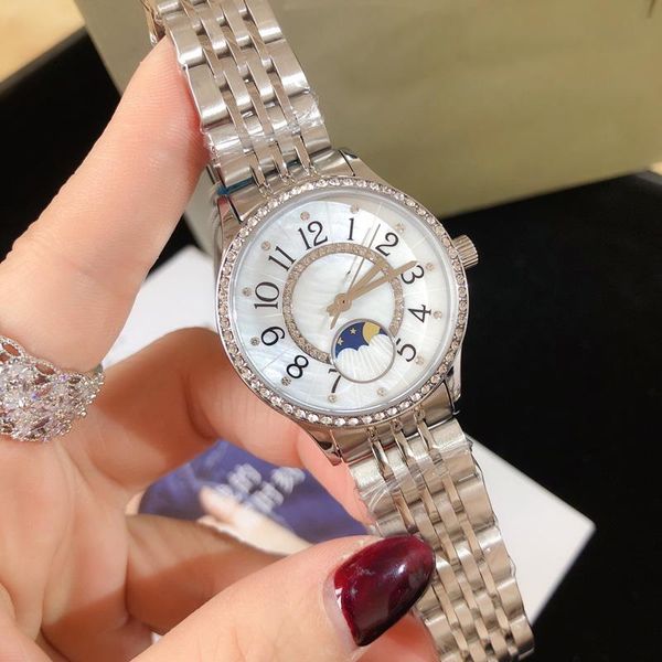 diamond watch ladies fashion quartz watch designer stainless steel strap classic ladies sports and leisure brand watch, Slivery;brown
diamond watch ladies fashion quartz watch designer stainless steel strap classic ladies sports and leisure brand watch, Slivery;brown