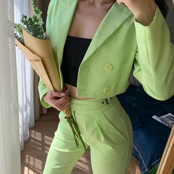 2021 new summer green short blazer and crop shoulder pants fine high rise 2 parts of women suits 0b1v, White;black
2021 new summer green short blazer and crop shoulder pants fine high rise 2 parts of women suits 0b1v, White;black