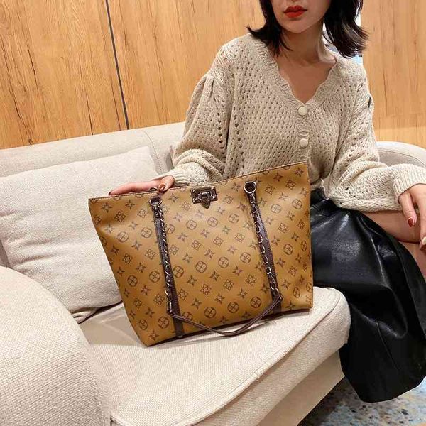 2022 factory outlet large capacity women's autumn printed portable shoulder bag fashion trend commuter tote bag 39oq
2022 factory outlet large capacity women's autumn printed portable shoulder bag fashion trend commuter tote bag 39oq