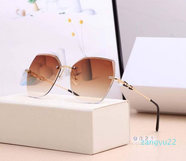 wholesale-2020 fashion designer sunglasses women summer mens uv400 9021 5 colors available highly quality with box, White;black 
wholesale-2020 fashion designer sunglasses women summer mens uv400 9021 5 colors available highly quality with box, White;black