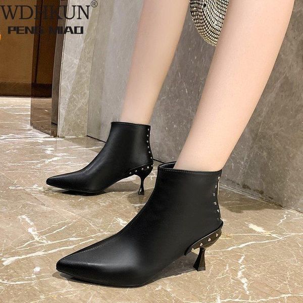 women soft leather zipper ankle boots pointed toe white black high heels boots motorcycle shoes female botas mujer 2021
women soft leather zipper ankle boots pointed toe white black high heels boots motorcycle shoes female botas mujer 2021