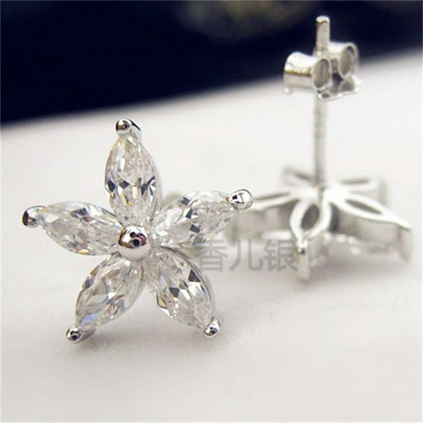 luxurys designers fashion ed003 white copper plated platinum jewelry five pointed star clover jewelry fashion diamond earrings for women, Silver
luxurys designers fashion ed003 white copper plated platinum jewelry five pointed star clover jewelry fashion diamond earrings for women, Silver