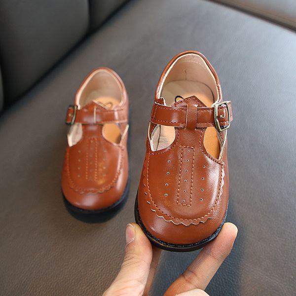 2020 spring new girls soft leather shoes vintange baby small shoes british style children footwear all-match party shoes d02222 q0112, Black;red
2020 spring new girls soft leather shoes vintange baby small shoes british style children footwear all-match party shoes d02222 q0112, Black;red