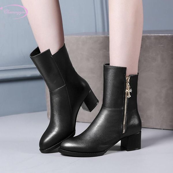 european casual style comfortable natural leather ankle boots cross zipper black medium heel thick motorcycle boots women shoes
european casual style comfortable natural leather ankle boots cross zipper black medium heel thick motorcycle boots women shoes