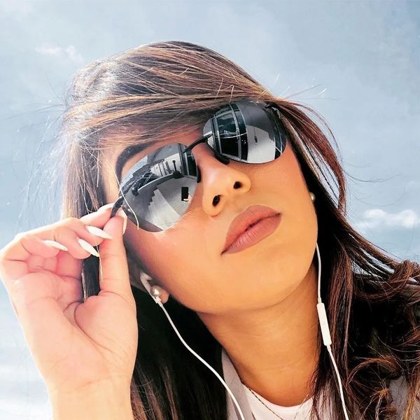 2020 medium oval shape tr nylon polarized uv400 sunglass 421 selling sport beach luxury eyewear with original case, White;black
2020 medium oval shape tr nylon polarized uv400 sunglass 421 selling sport beach luxury eyewear with original case, White;black