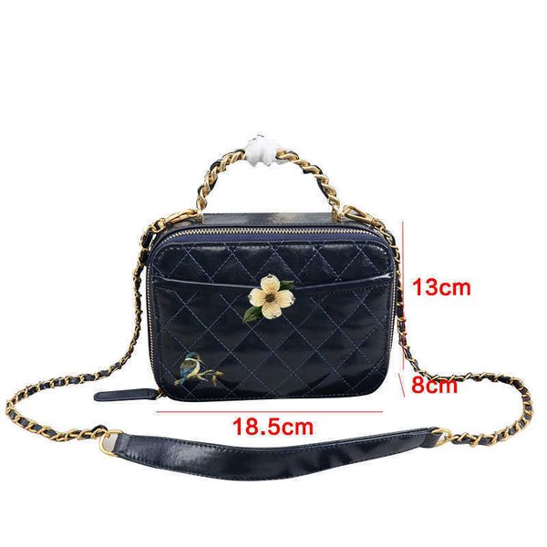 patent leather makeup bag for woman portable large capacity ins wind 2021 new super cosmetics packaging travel washing
patent leather makeup bag for woman portable large capacity ins wind 2021 new super cosmetics packaging travel washing