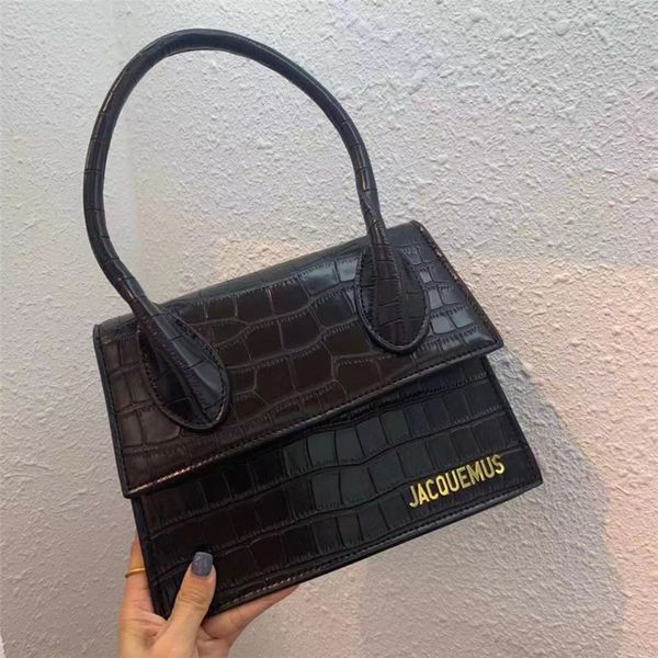 mini small square bag 2019 fashion new quality pu leather women's handbag crocodile pattern chain shoulder messenger bags c1223
mini small square bag 2019 fashion new quality pu leather women's handbag crocodile pattern chain shoulder messenger bags c1223