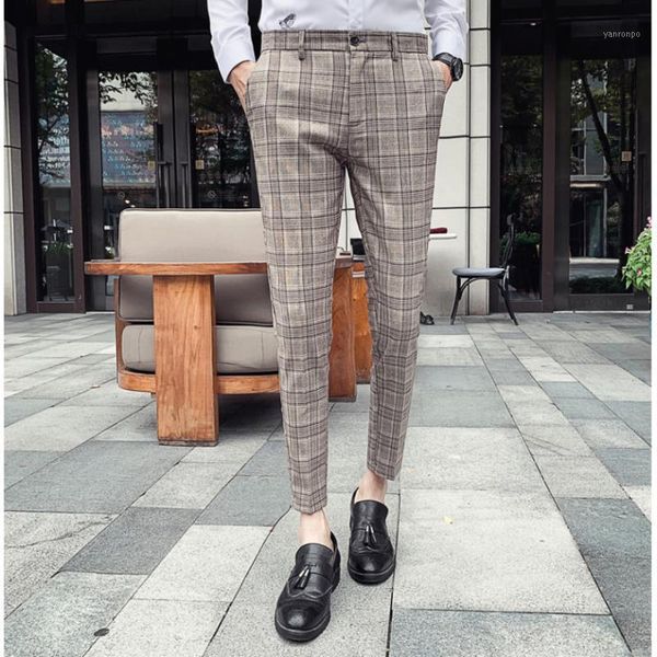 2020 men slim business suit pants korean fashion business casual pants personalized striped plaid print fashion male trousers 361, White;black
2020 men slim business suit pants korean fashion business casual pants personalized striped plaid print fashion male trousers 361, White;black