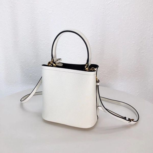 women's bags, high-grade high-quality bags, a full range of types, dear welcome to order and contact 0867667
women's bags, high-grade high-quality bags, a full range of types, dear welcome to order and contact 0867667