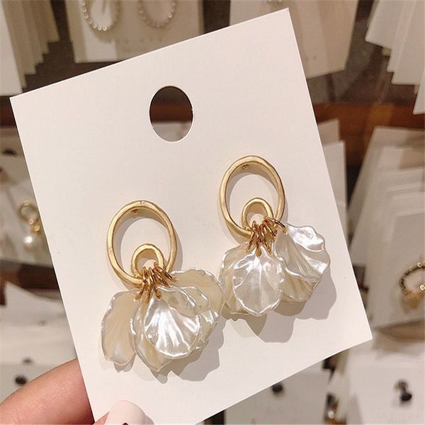 new vintage gold color multi pieces acrylic shell dangle drop earrings for women fashion statement earring, Silver
new vintage gold color multi pieces acrylic shell dangle drop earrings for women fashion statement earring, Silver