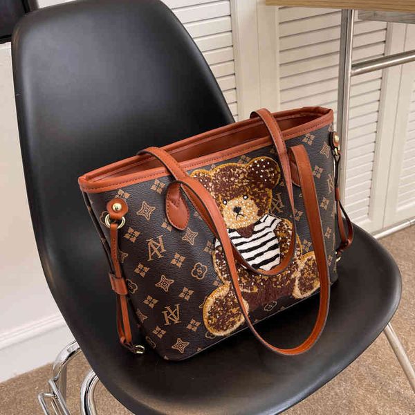 2022 factory outlet 22 new female old flower one shoulder portable diagonal span large capacity rhinestone tot women's bag live broadca
2022 factory outlet 22 new female old flower one shoulder portable diagonal span large capacity rhinestone tot women's bag live broadca
