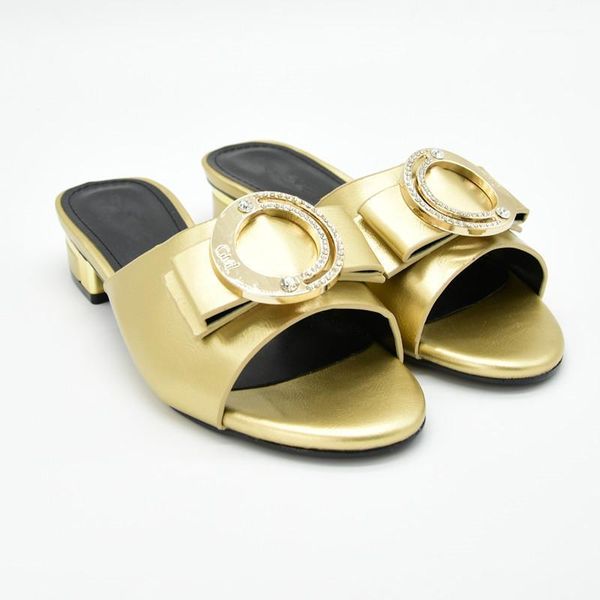 ladies shoes summer slippers good quality selling italian style slingbacks african women slippers mid heels sandals fashion1, Black
ladies shoes summer slippers good quality selling italian style slingbacks african women slippers mid heels sandals fashion1, Black